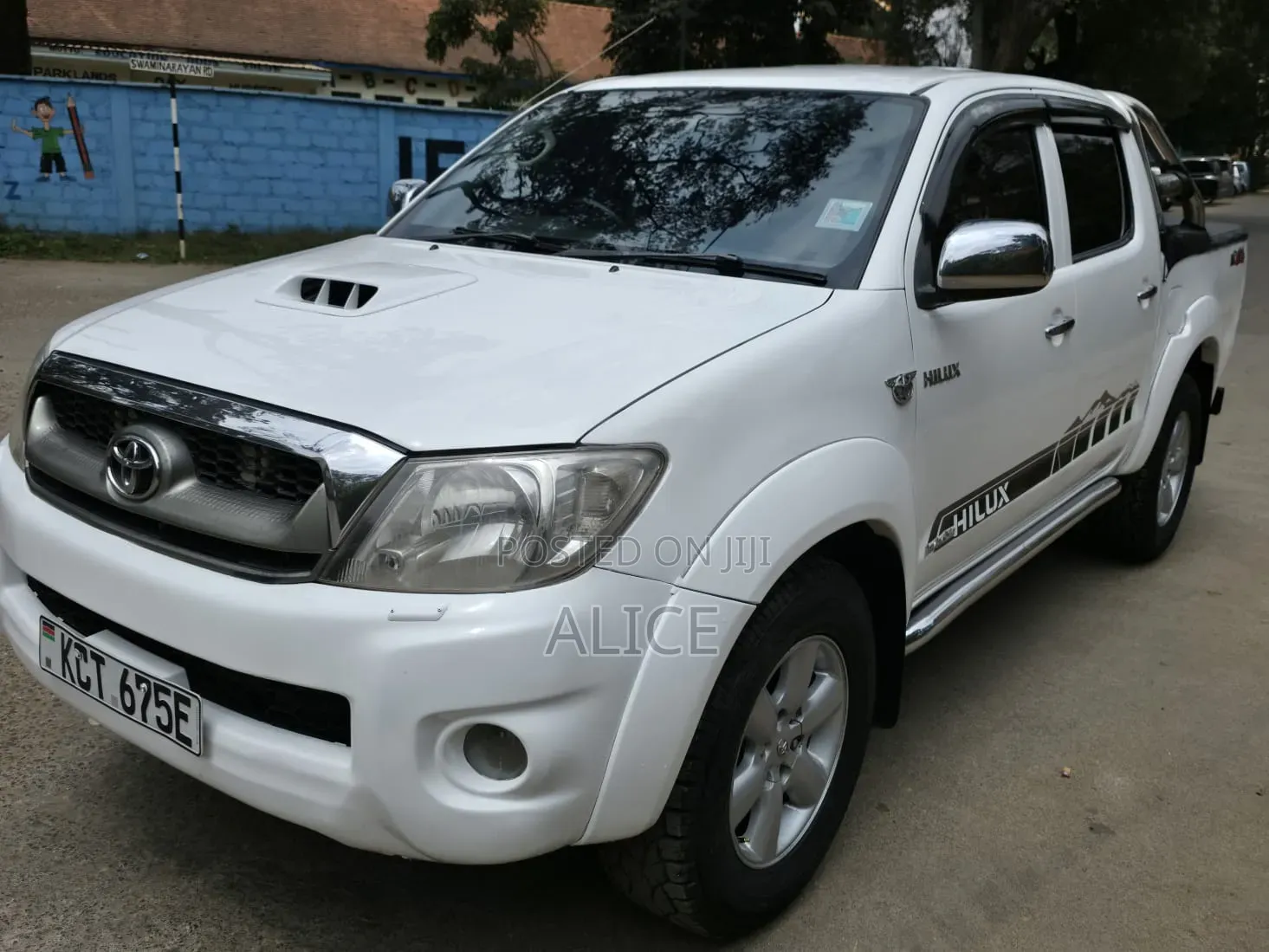 Toyota Hilux 2012 White