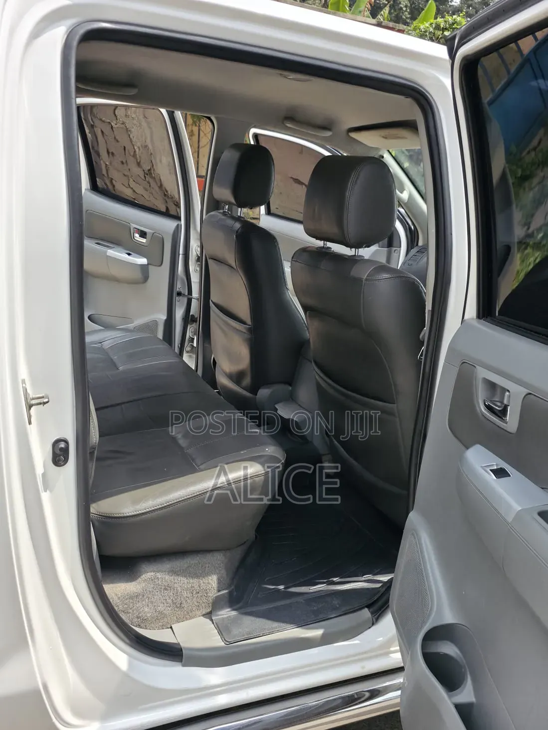 Toyota Hilux 2012 White