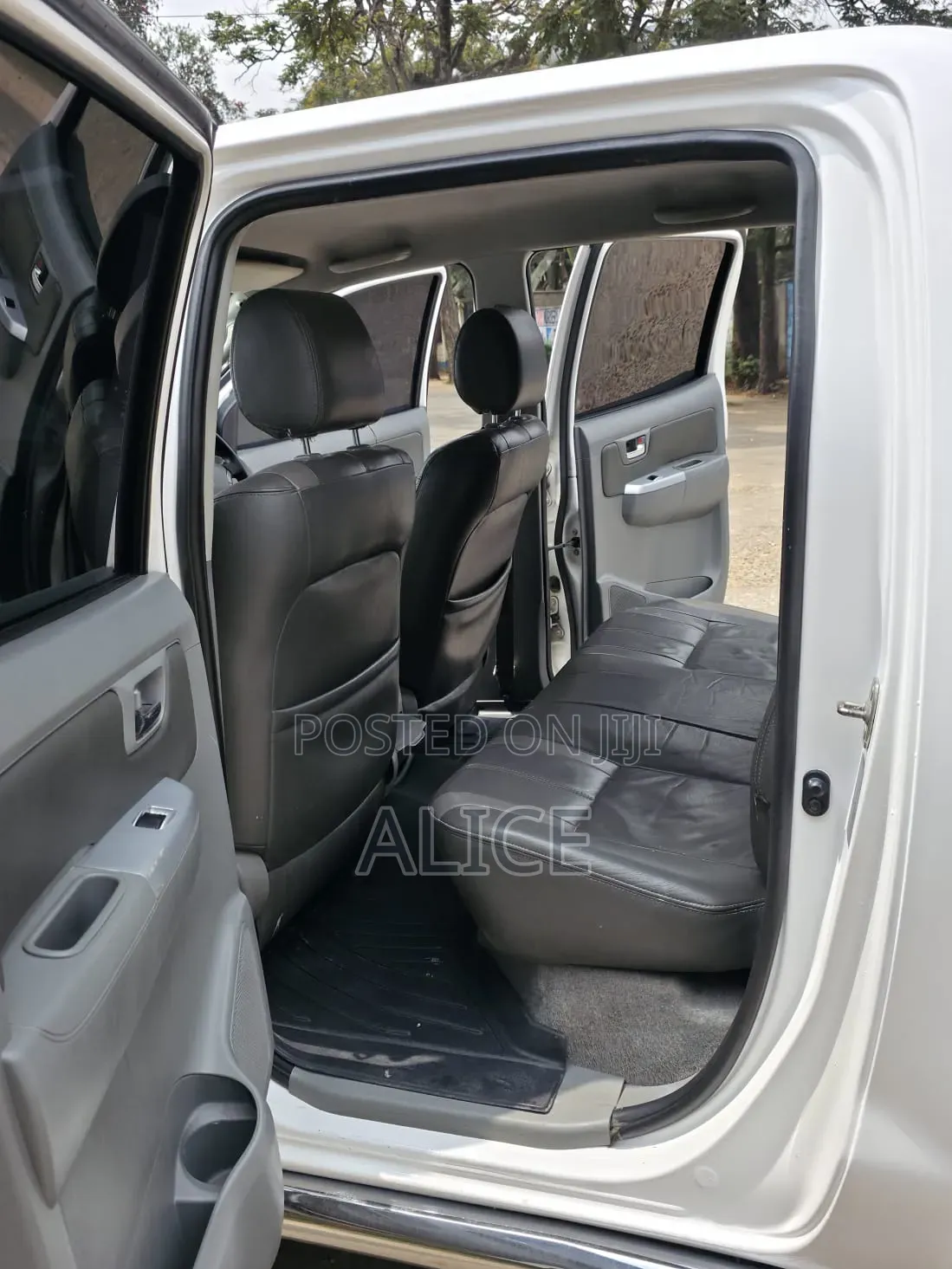 Toyota Hilux 2012 White