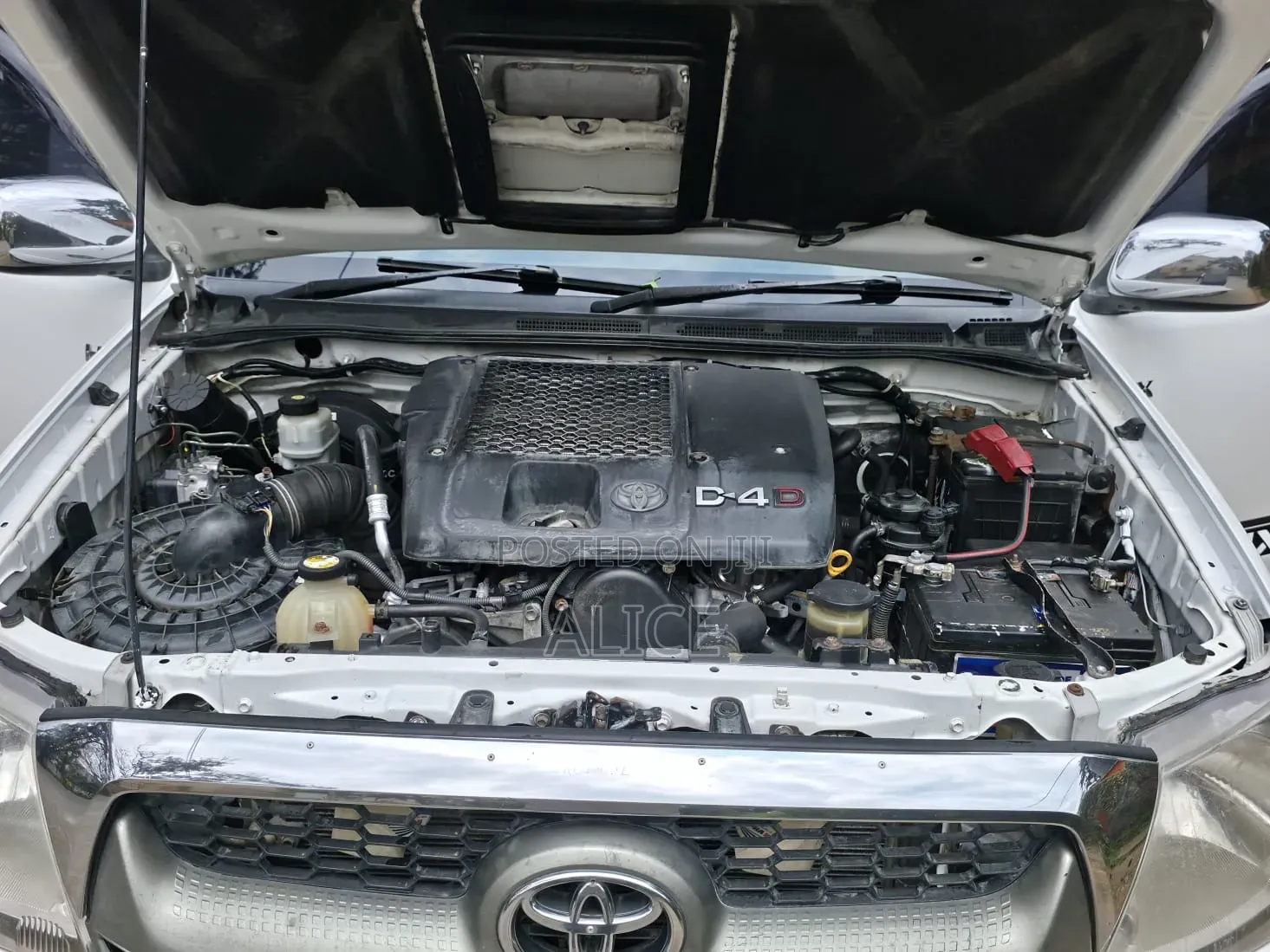 Toyota Hilux 2012 White