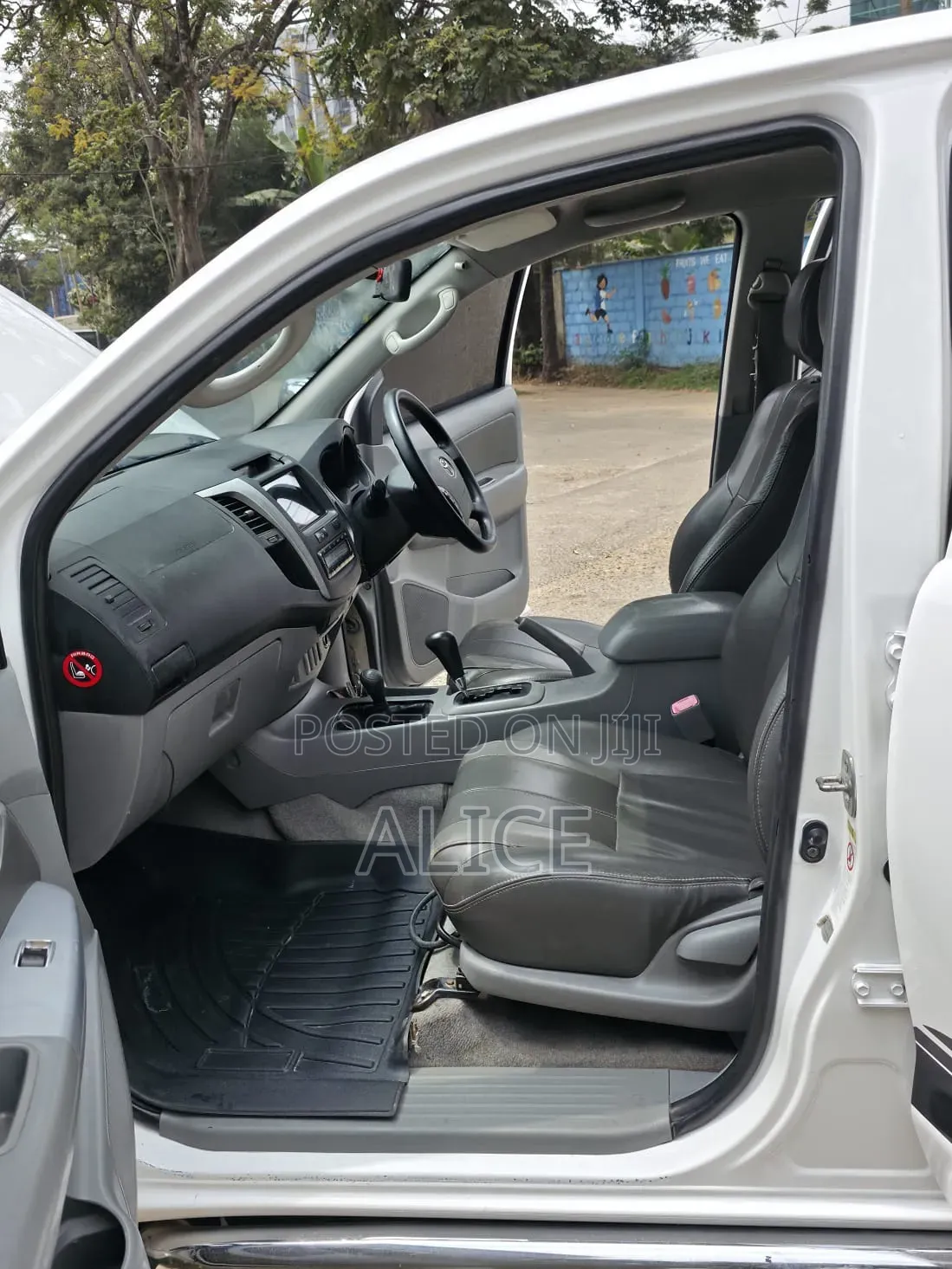 Toyota Hilux 2012 White
