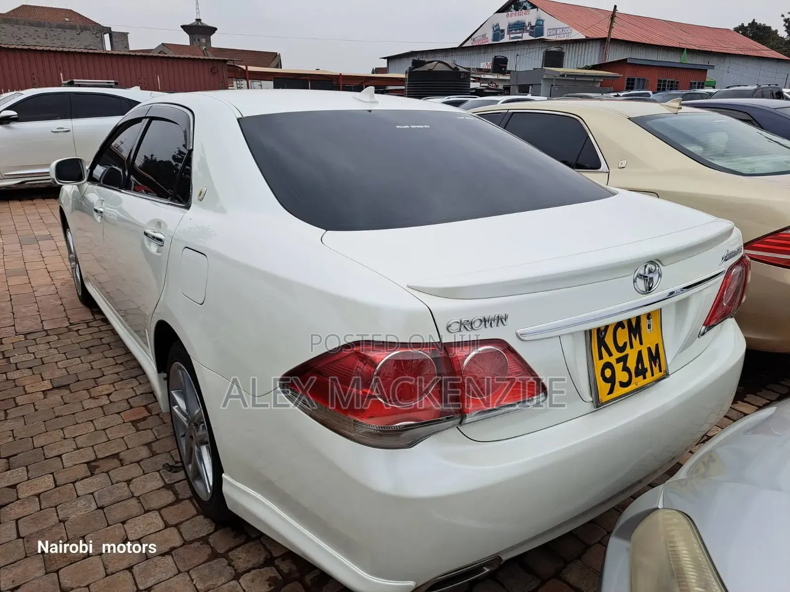 Toyota Crown 2010 White