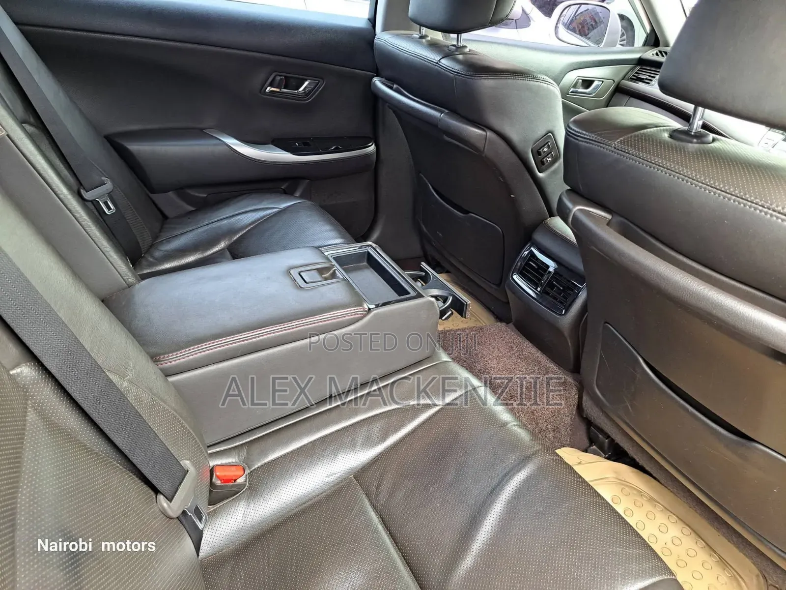 Toyota Crown 2010 White