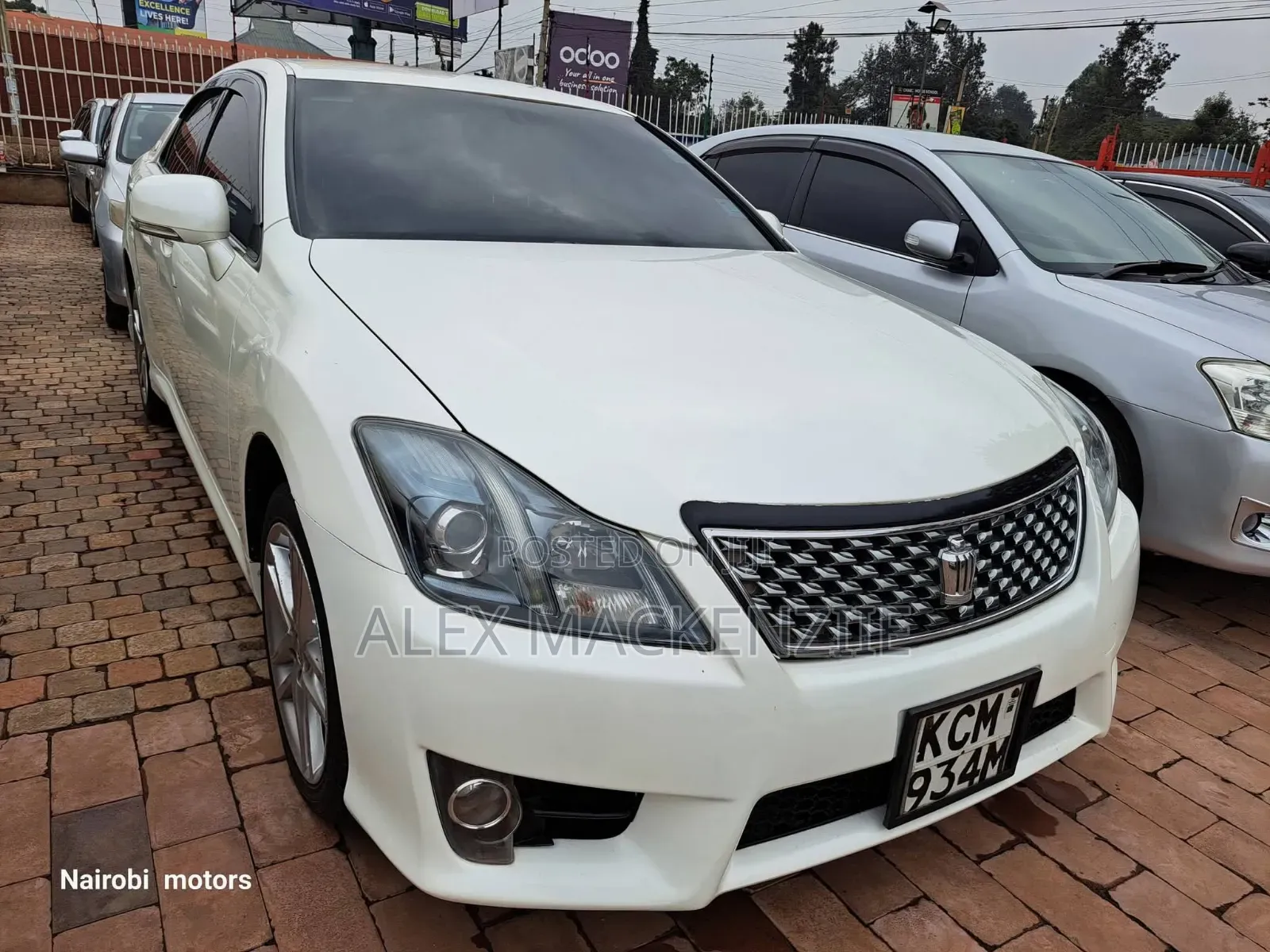Toyota Crown 2010 White