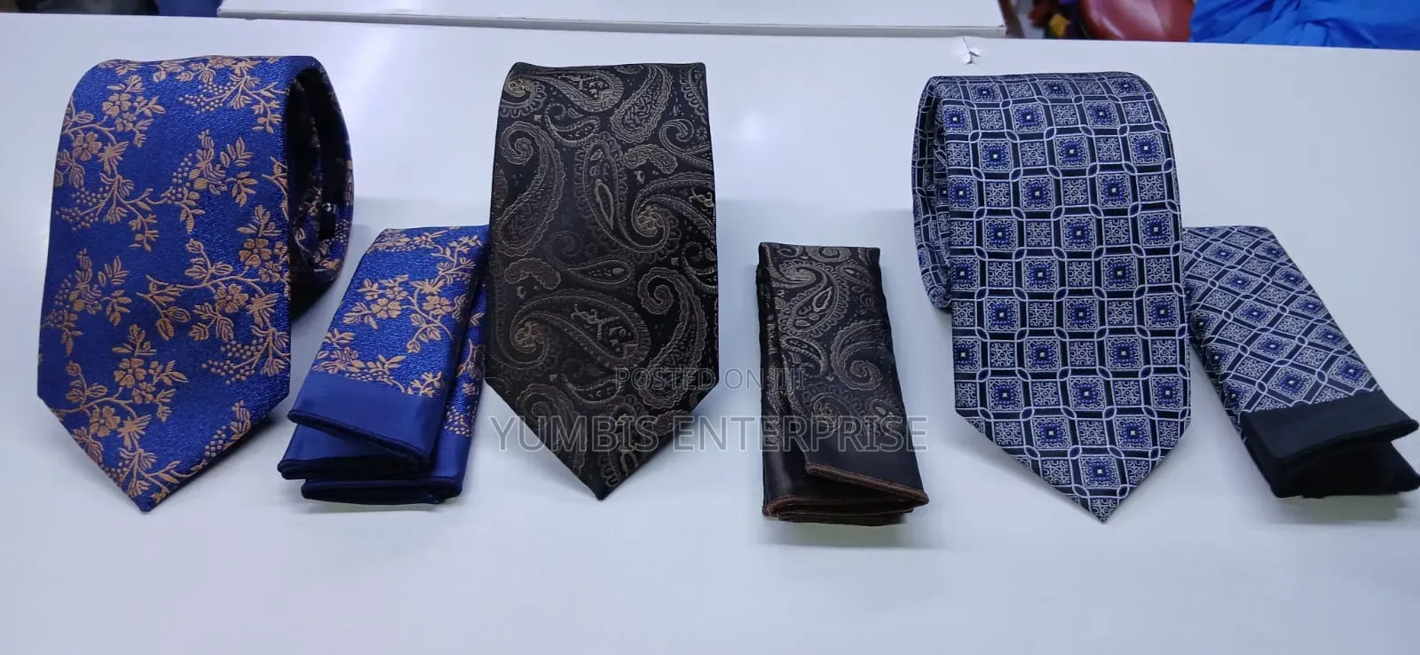 Nice Quality Prints for Long Neck Ties With Pocket Square Same Colour