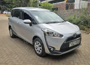 Toyota Sienta 2016 Silver