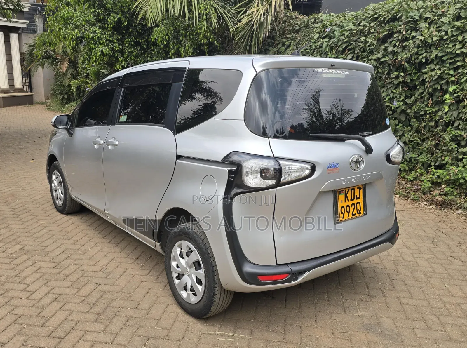 Toyota Sienta 2016 Silver