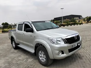 Toyota Hilux 2006 Silver