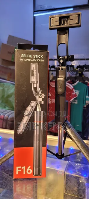 F16 2-in-1 Selfie Stick With Tripod