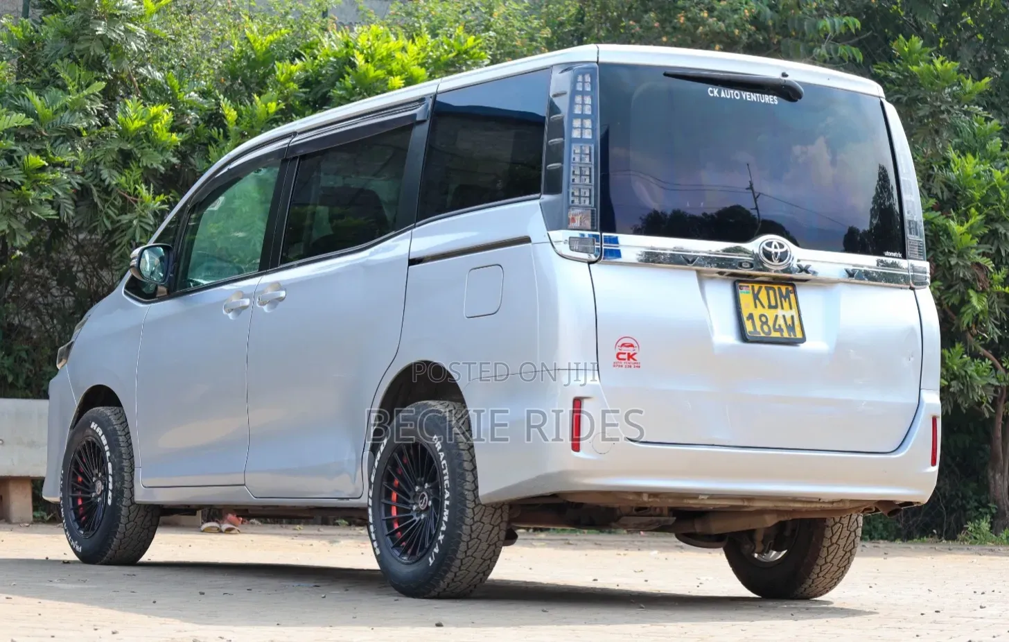 Toyota Voxy 2016 Silver