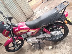 TVS HLX Plus ES 2026 Red