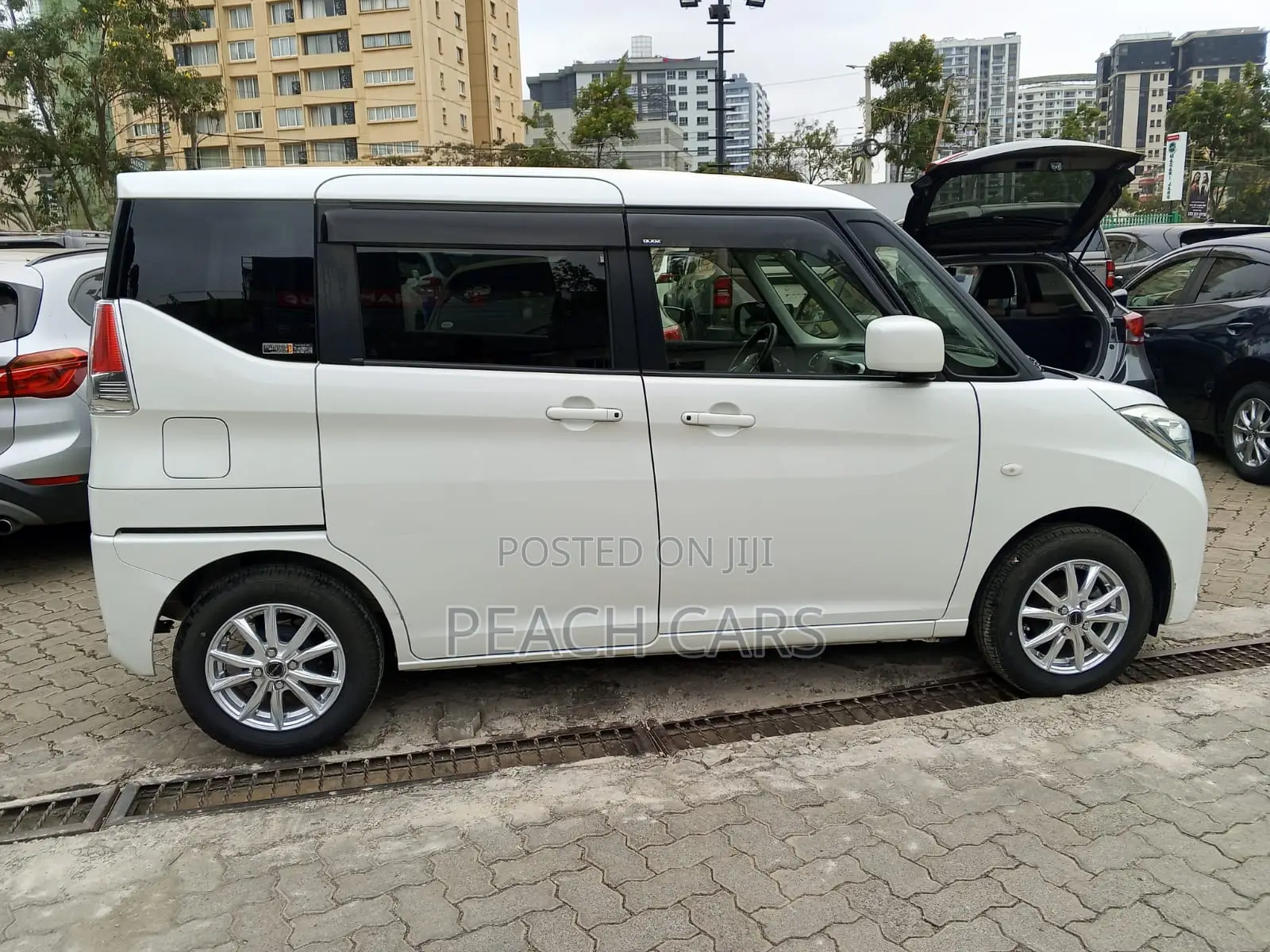 Suzuki Solio 2019 White