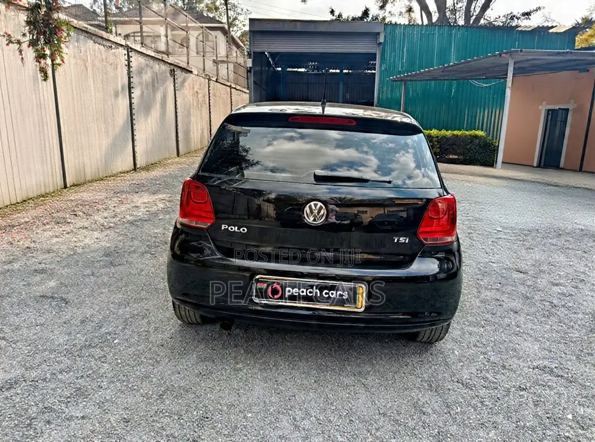 Volkswagen Polo 2011 Black