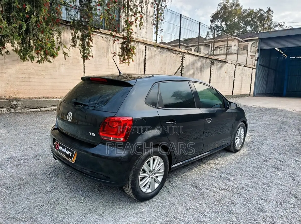 Volkswagen Polo 2011 Black