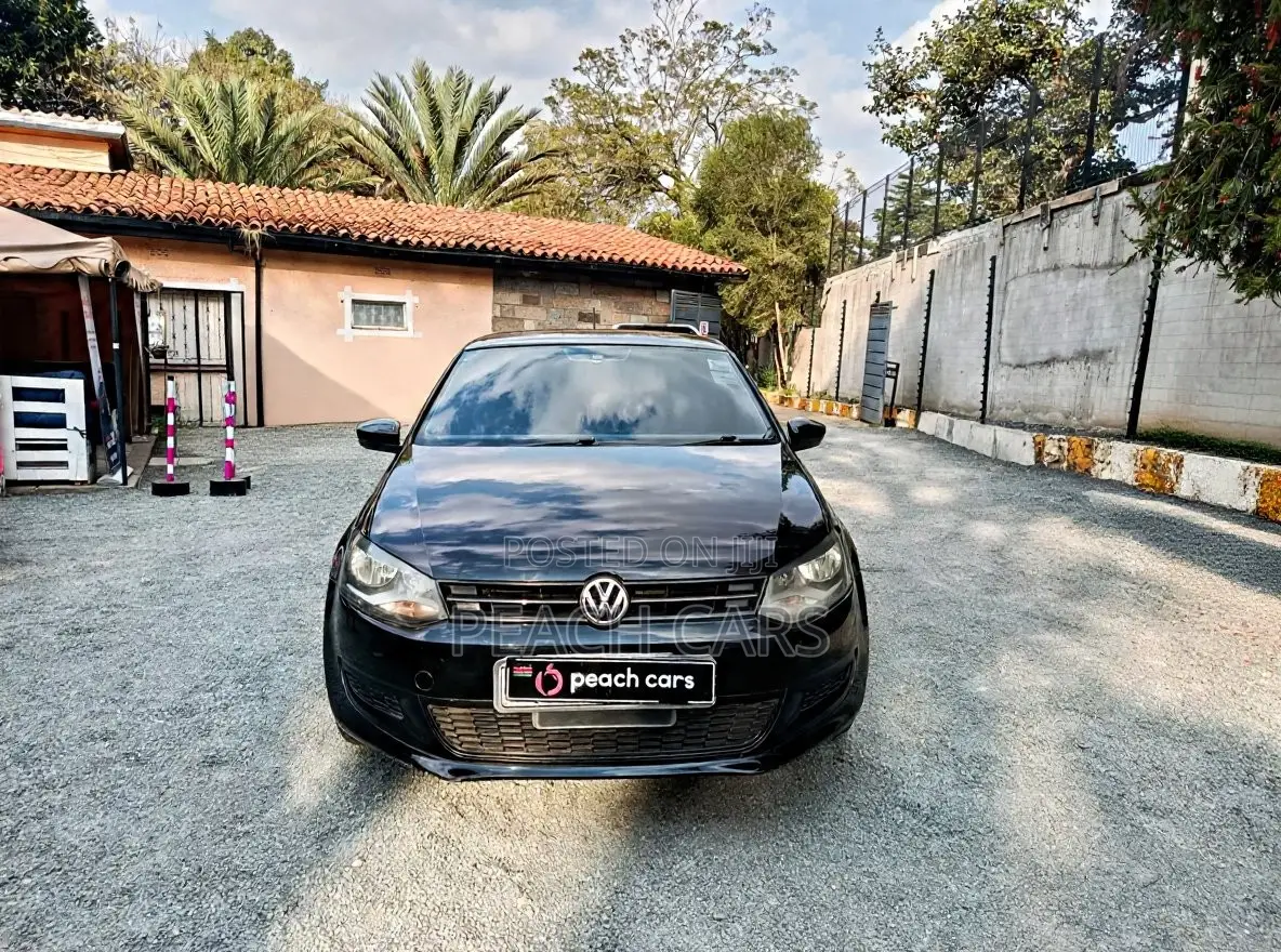 Volkswagen Polo 2011 Black