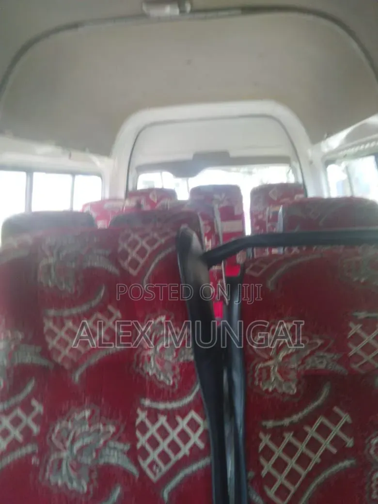 Toyota HiAce 2007 White