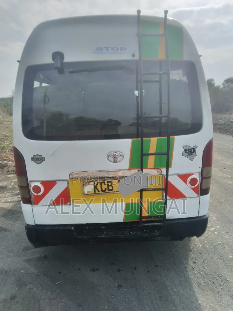 Toyota HiAce 2007 White