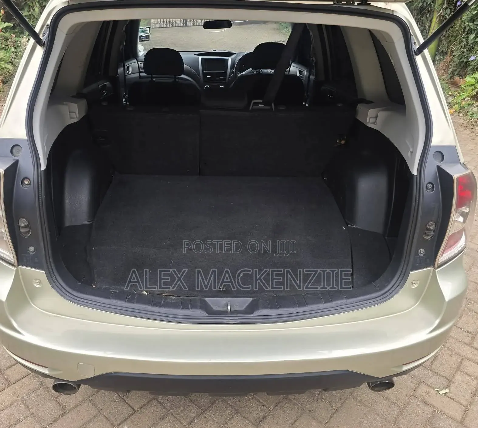 Subaru Forester 2010 Gold