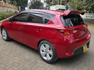 Toyota Auris 2014 Red