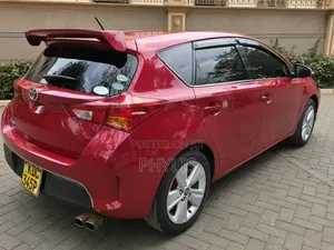 Toyota Auris 2014 Red