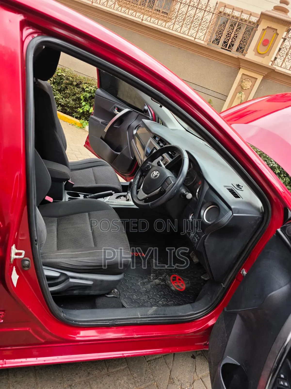 Toyota Auris 2014 Red