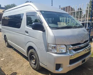 Toyota HiAce 2018 Silver