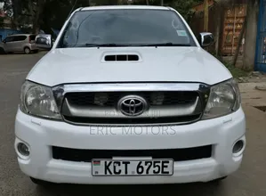Toyota Hilux 2011 Pearl
