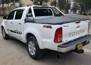 Toyota Hilux 2011 Pearl