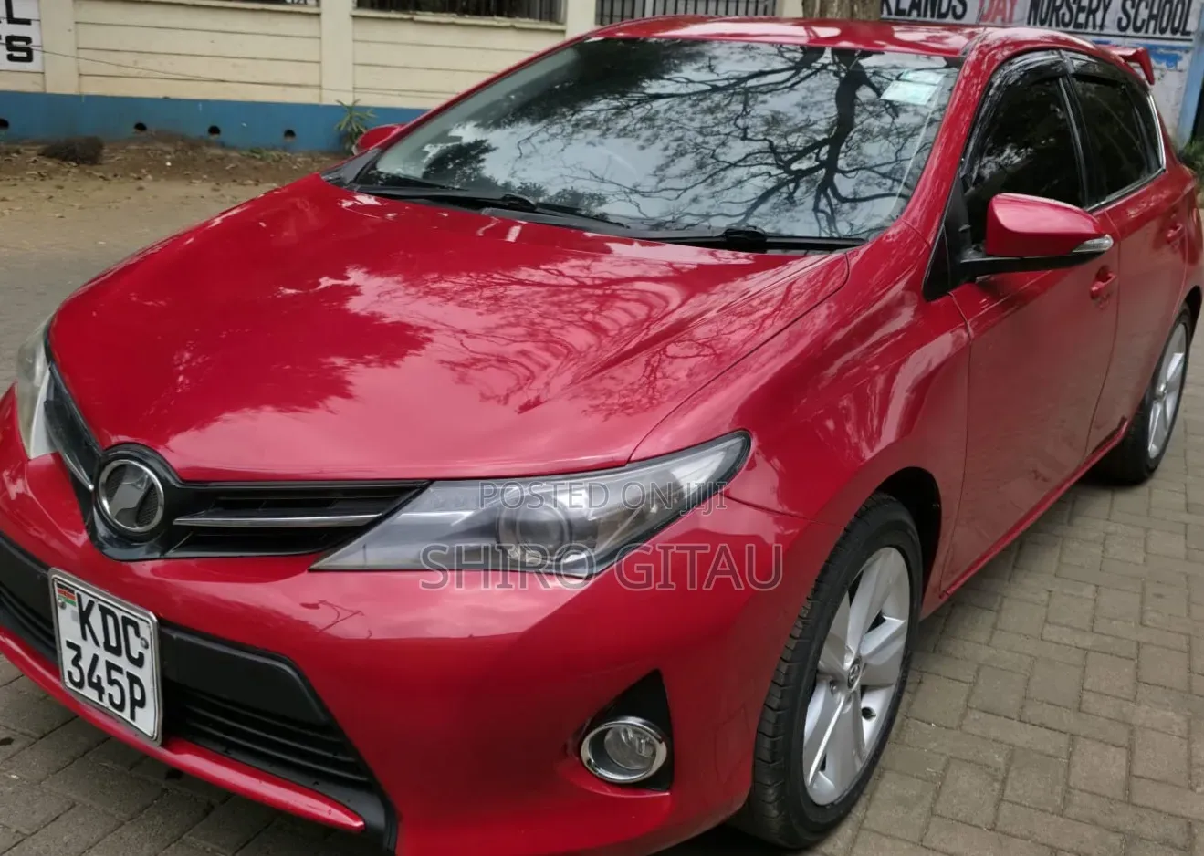 Toyota Auris 2014 Maroon