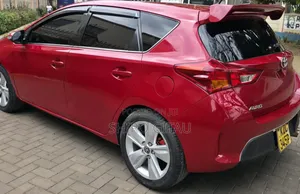 Toyota Auris 2014 Maroon