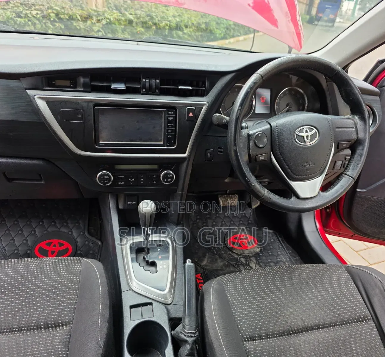 Toyota Auris 2014 Maroon