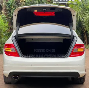 Mercedes-Benz C200 2009 White