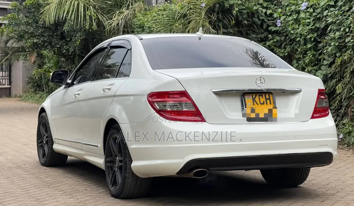 Mercedes-Benz C200 2009 White