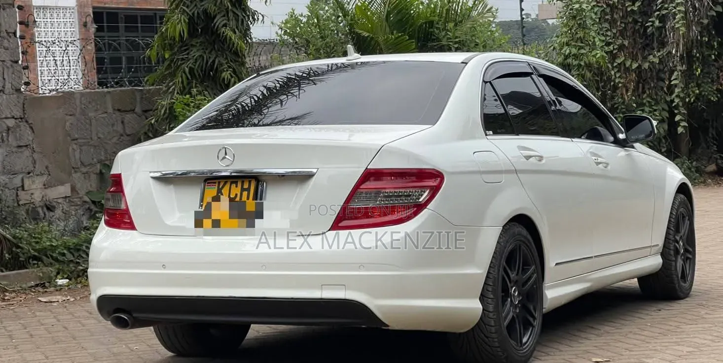 Mercedes-Benz C200 2009 White