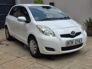 Toyota Vitz 1.3 FWD 5dr 2010 White