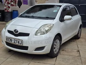 Toyota Vitz 1.3 FWD 5dr 2010 White
