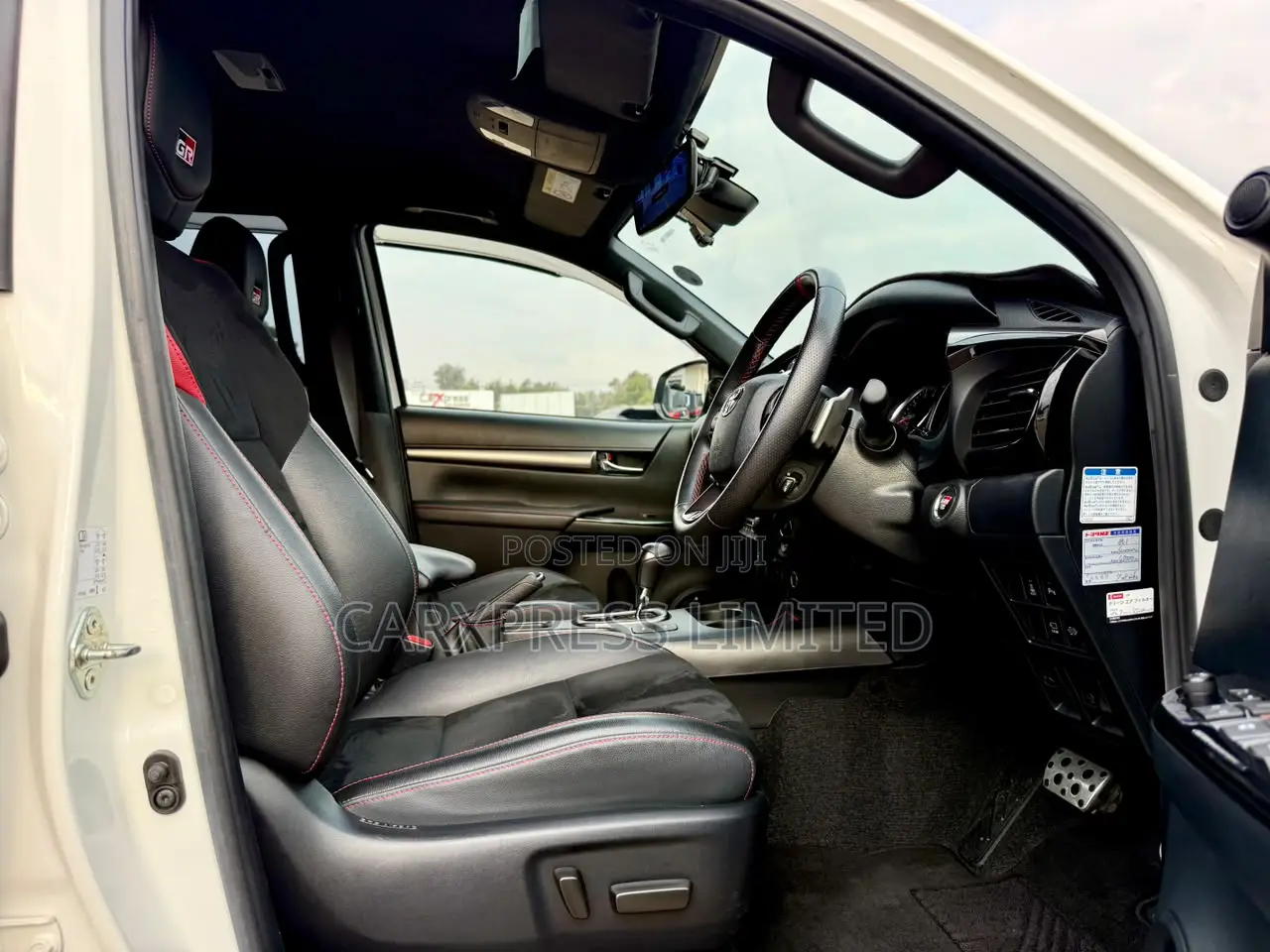 Toyota Hilux 2021 White