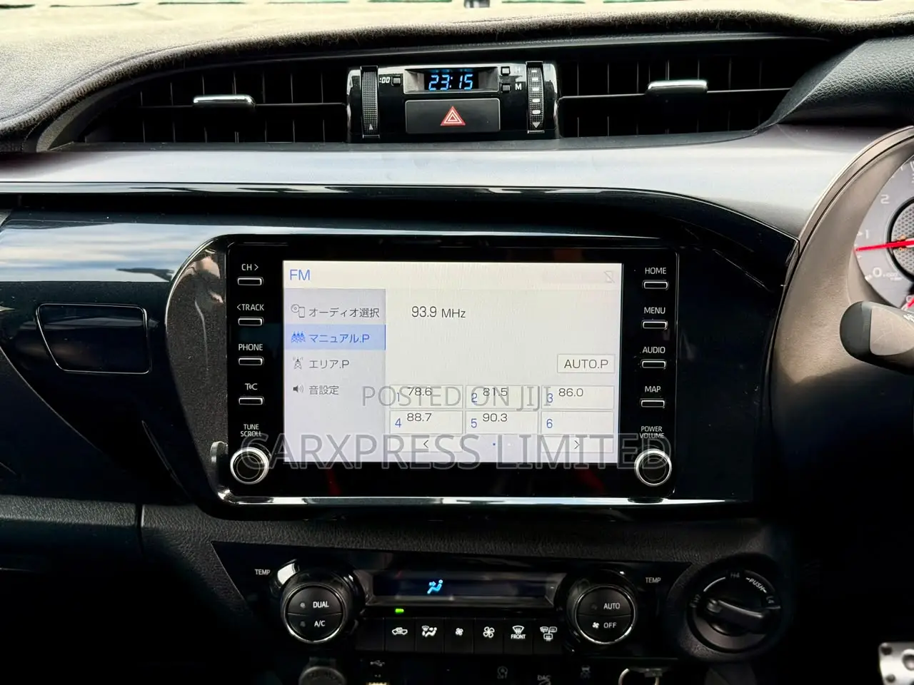 Toyota Hilux 2021 White