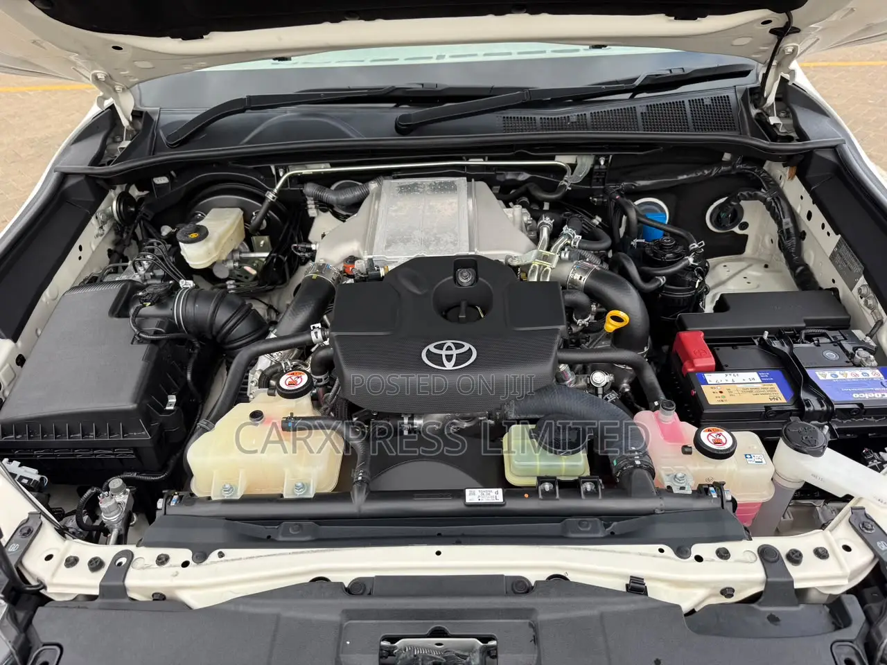 Toyota Hilux 2021 White