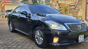 Toyota Crown 2012 Black
