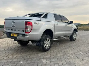 Ford Ranger Wildtrak 2012 Silver