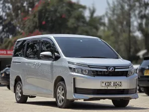 Toyota Voxy 2018 Silver
