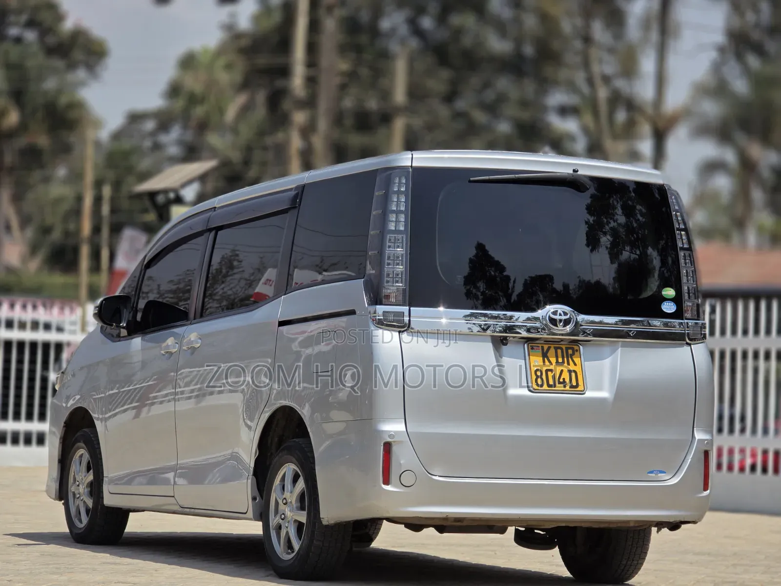 Toyota Voxy 2018 Silver