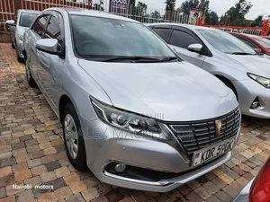 Toyota Premio 2017 Silver