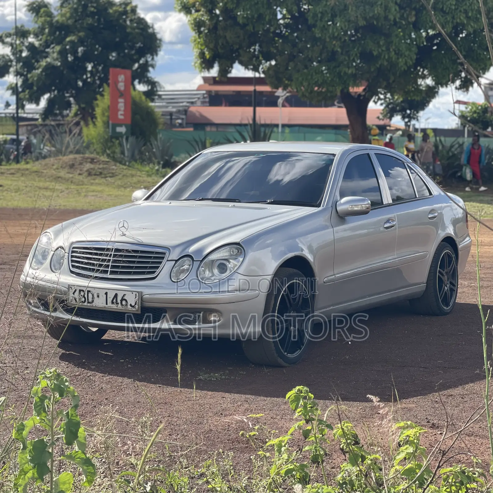 Mercedes-Benz E200 2005 Silver