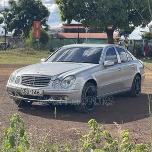 Mercedes-Benz E200 2005 Silver