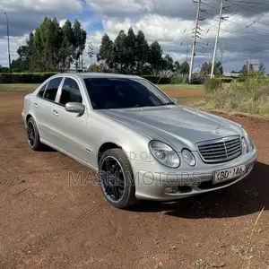 Mercedes-Benz E200 2005 Silver