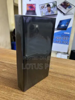 New Apple iPhone 11 Pro Max 256 GB Green