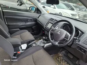 Mitsubishi RVR 2013 Gold