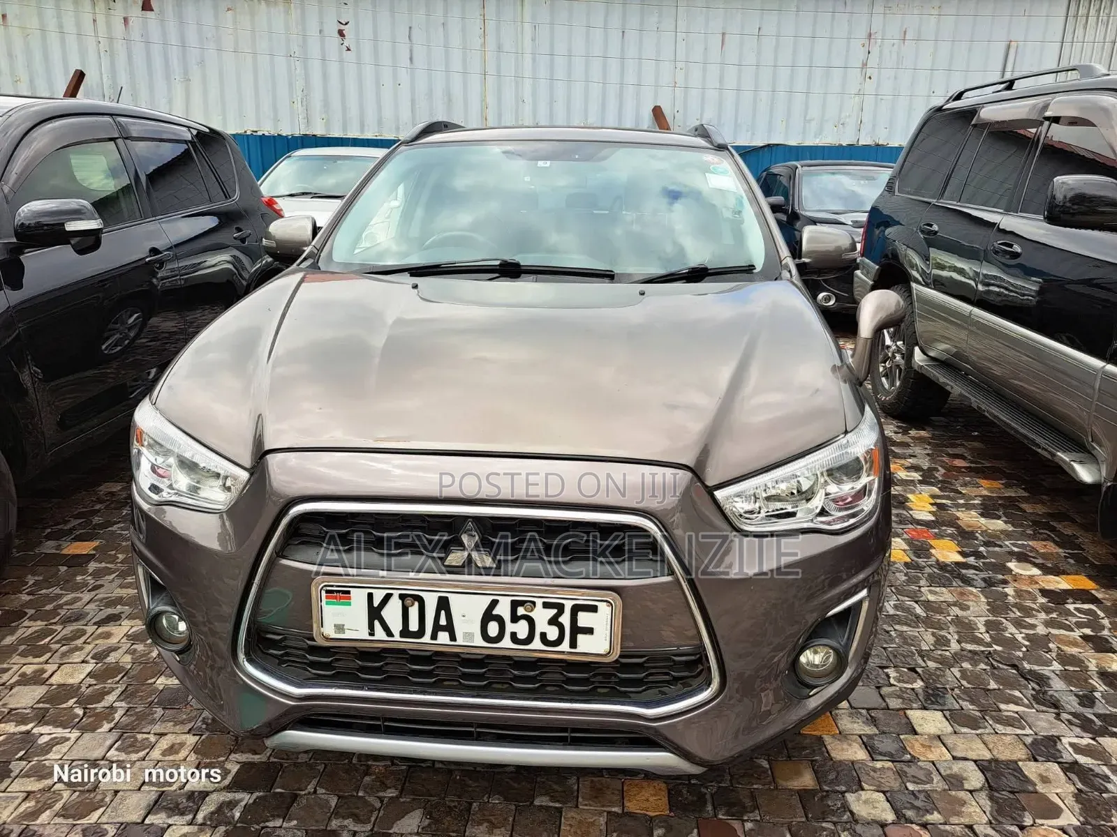 Mitsubishi RVR 2013 Gold